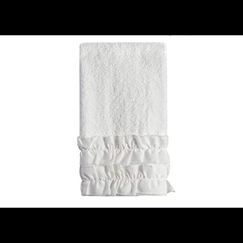 🌺Beautiful white ruffled Shabby Chic hand Towel🌺